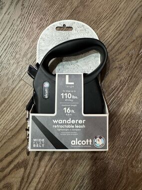 Alcott Women Bath & Body Gray and White Packaging